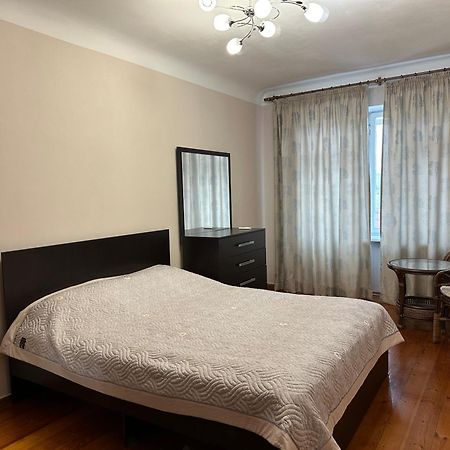 Cosy flat in the city center Appartement Bisjkek Buitenkant foto